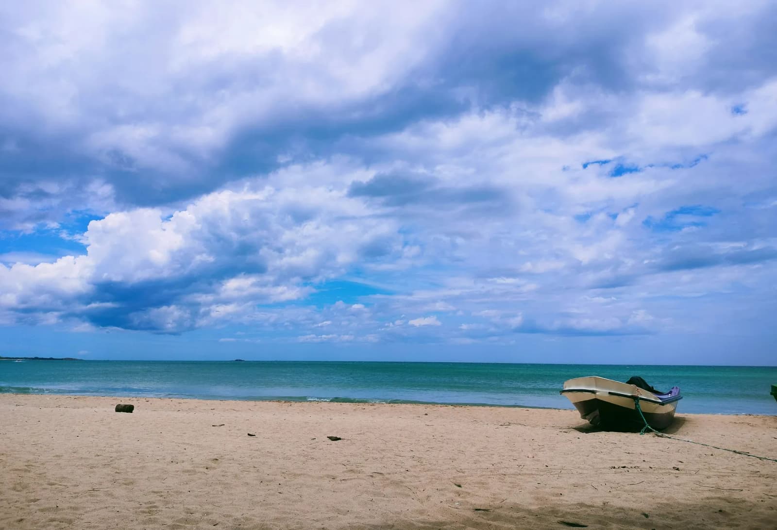 Nilaveli beach near Pigeon Island